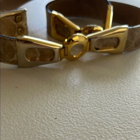 B.B. Simon Gold and Black Leather Belt with Shiny Buckle - Picture 3 of 10